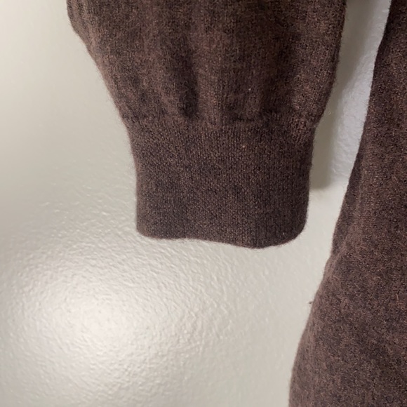 100% Merino Wool V-neck Sweater Long Sleeves J. Crew Size Medium Brown - Picture 4 of 8